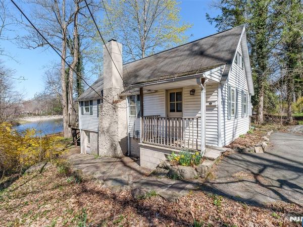 48 Lakeside Trail, Kinnelon Borough, NJ 07405