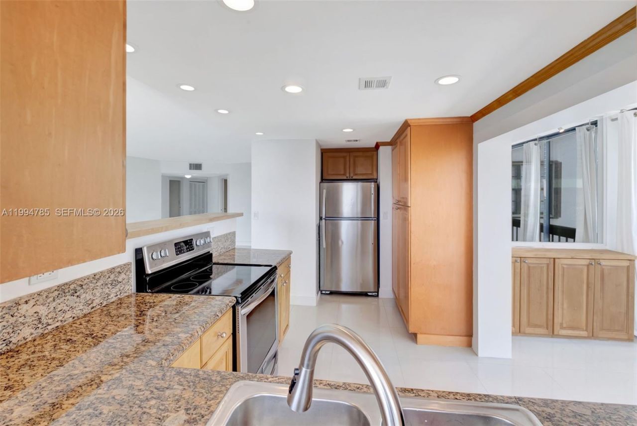 2333 Brickell Ave, Unit 305, Miami, FL 33129 Photo