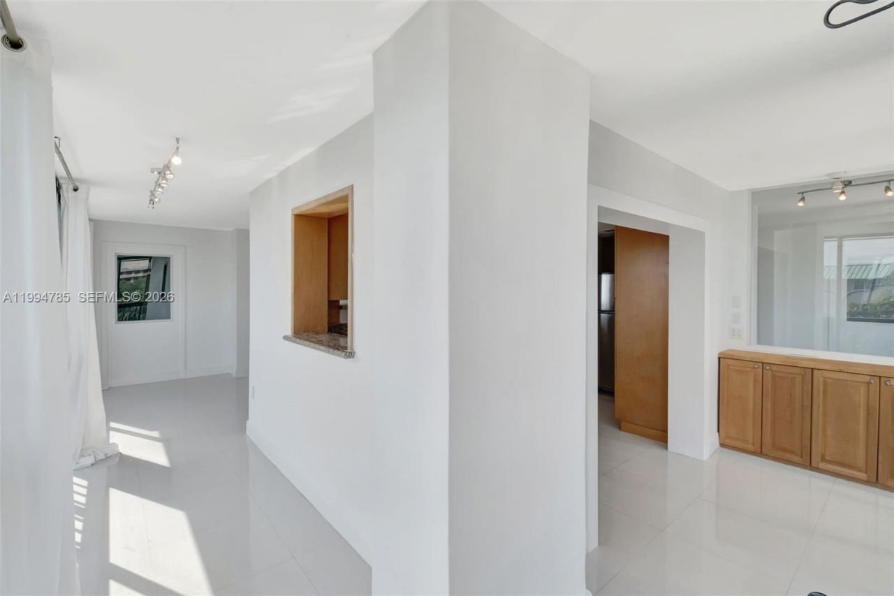 2333 Brickell Ave, Unit 305, Miami, FL 33129 Photo