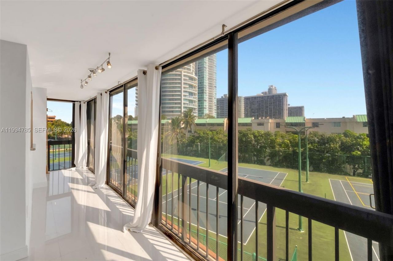 2333 Brickell Ave, Unit 305, Miami, FL 33129 Photo