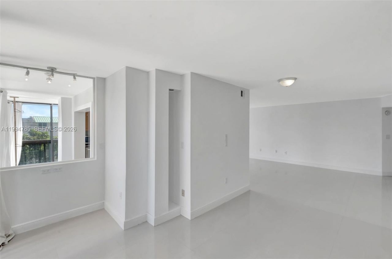 2333 Brickell Ave, Unit 305, Miami, FL 33129 Photo