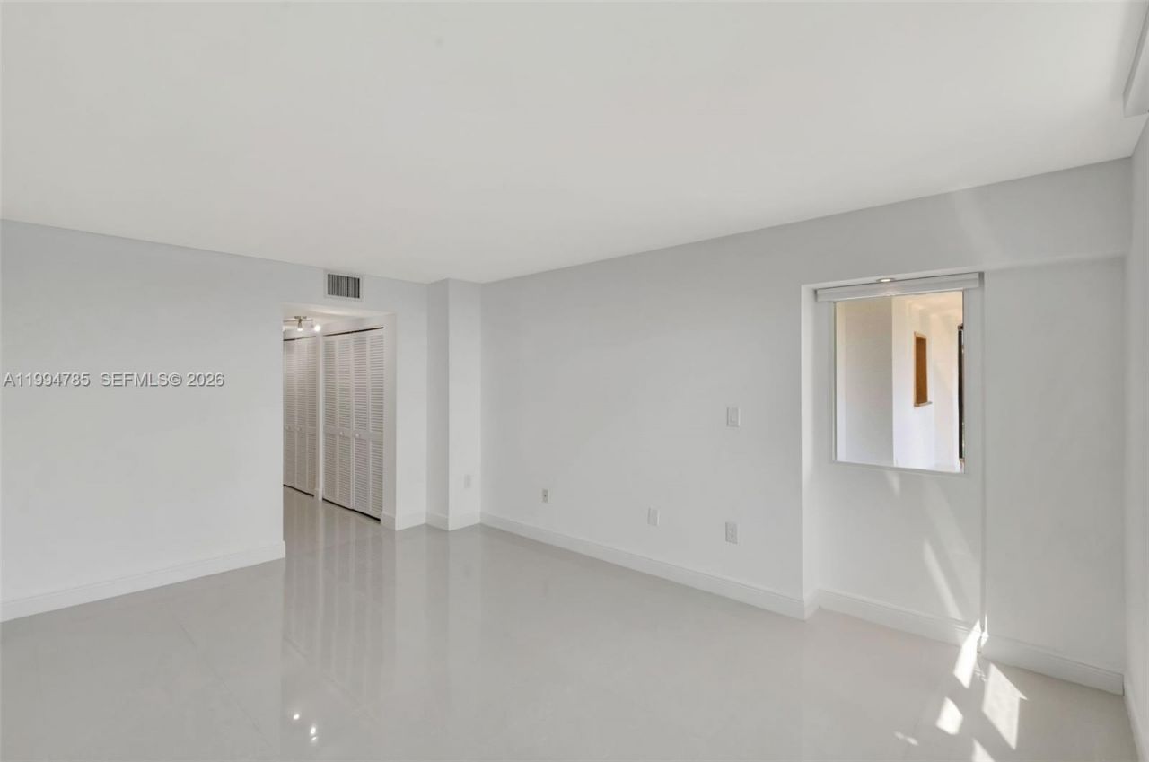 2333 Brickell Ave, Unit 305, Miami, FL 33129 Photo