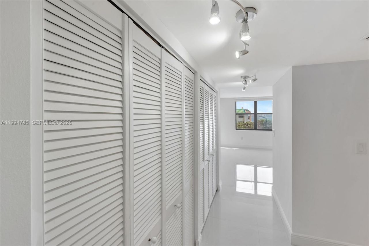 2333 Brickell Ave, Unit 305, Miami, FL 33129 Photo