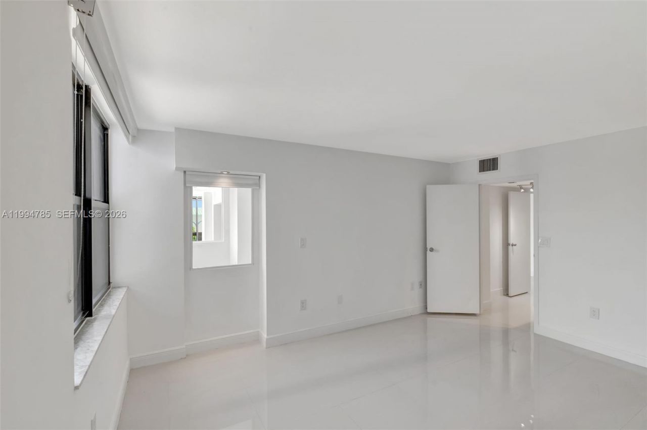 2333 Brickell Ave, Unit 305, Miami, FL 33129 Photo