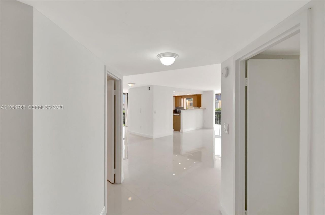2333 Brickell Ave, Unit 305, Miami, FL 33129 Photo