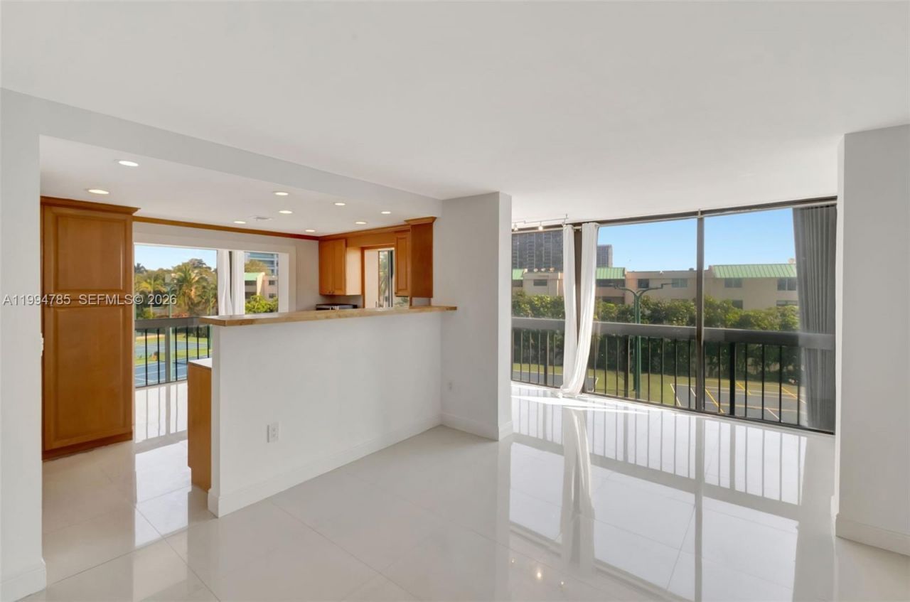 2333 Brickell Ave, Unit 305, Miami, FL 33129 Photo