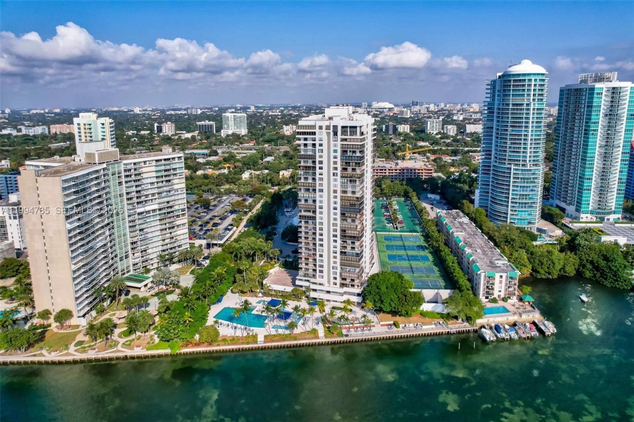 2333 Brickell Ave, Unit 305, Miami, FL 33129 Photo