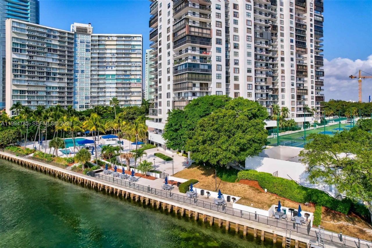 2333 Brickell Ave, Unit 305, Miami, FL 33129 Photo