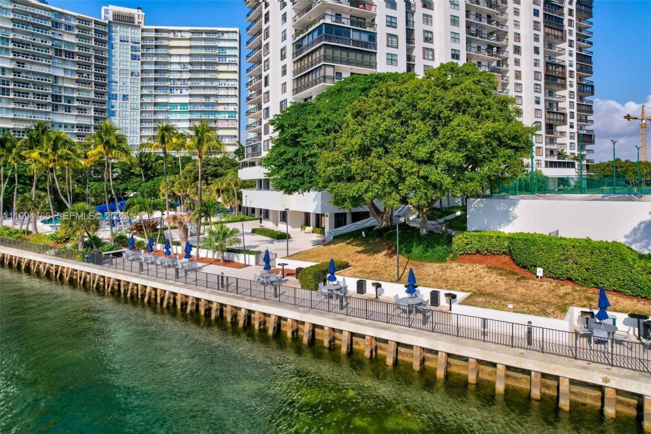 2333 Brickell Ave, Unit 305, Miami, FL 33129 Photo