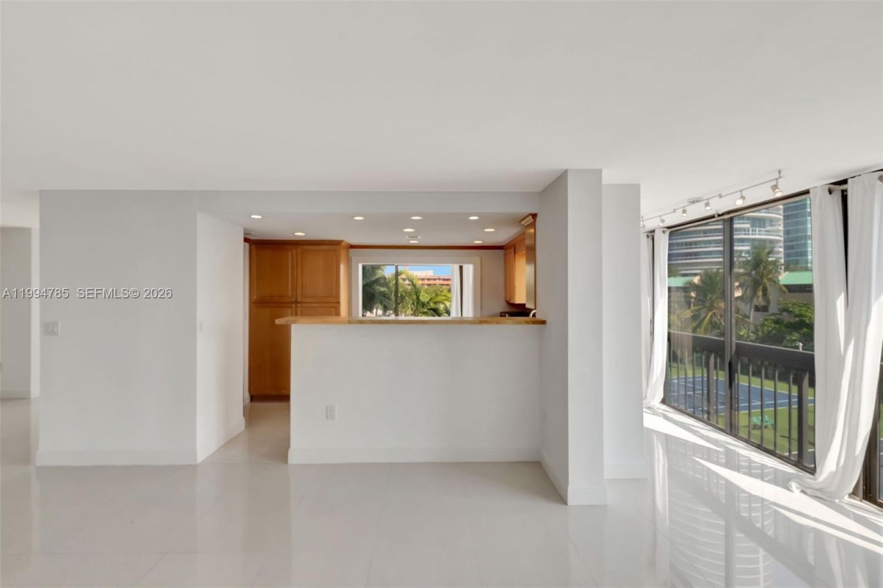 2333 Brickell Ave, Unit 305, Miami, FL 33129 Photo