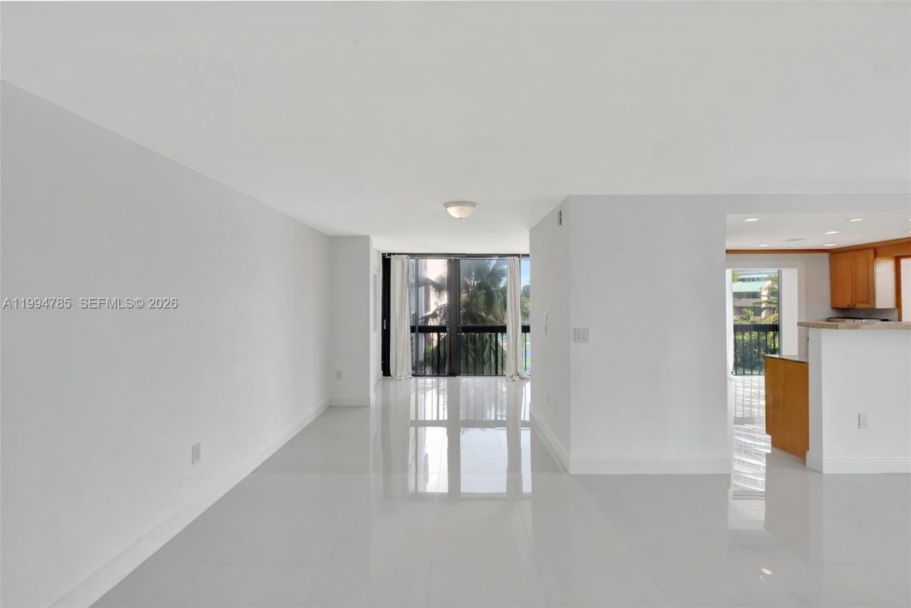 2333 Brickell Ave, Unit 305, Miami, FL 33129 Photo