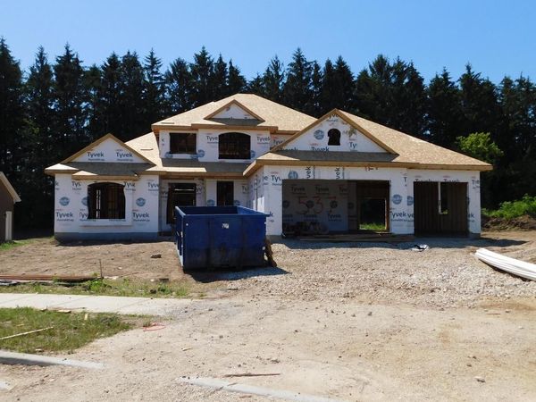 537 Hawks Ridge ROAD, Grafton, WI 53024