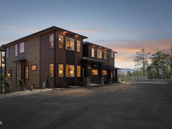 997 King Branch Road, Sevierville, TN 37876