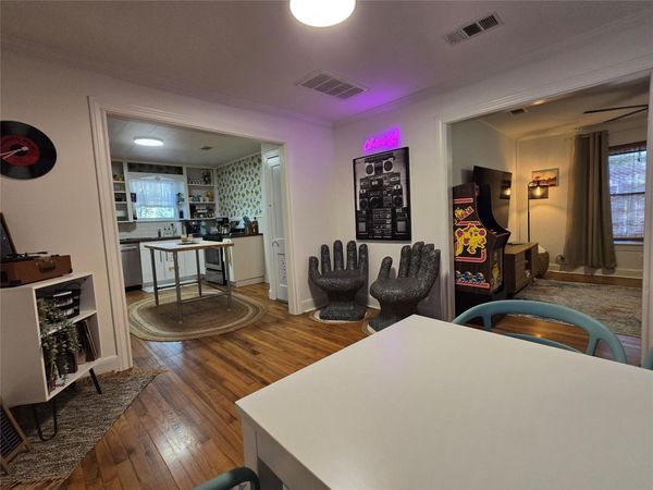 502 W North Loop BLVD, Austin, TX 78751