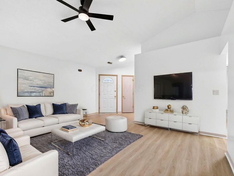 2064 Waymont Road, Columbus, OH 43229 Photo 10