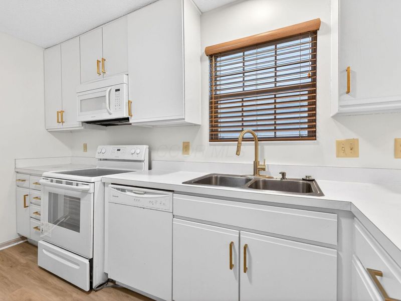 2064 Waymont Road, Columbus, OH 43229 Photo 12