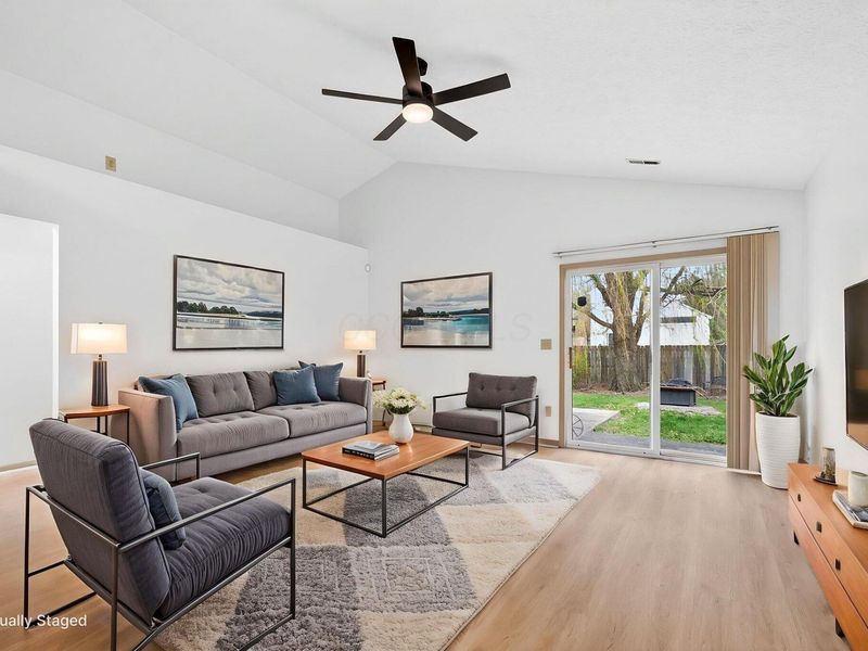 2064 Waymont Road, Columbus, OH 43229 Photo 4