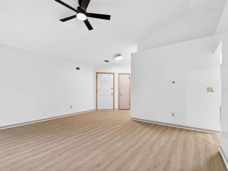 2064 Waymont Road, Columbus, OH 43229 Photo 8