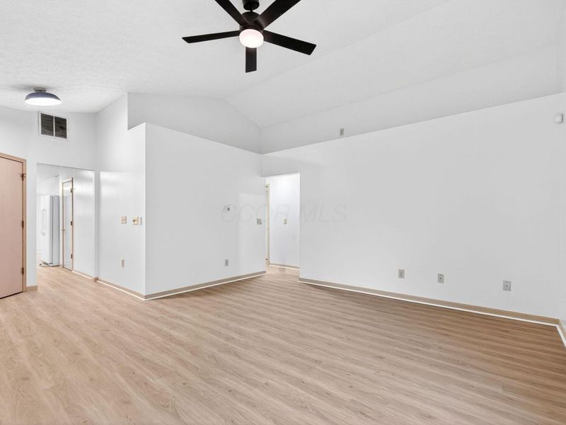 2064 Waymont Road, Columbus, OH 43229 Photo 9