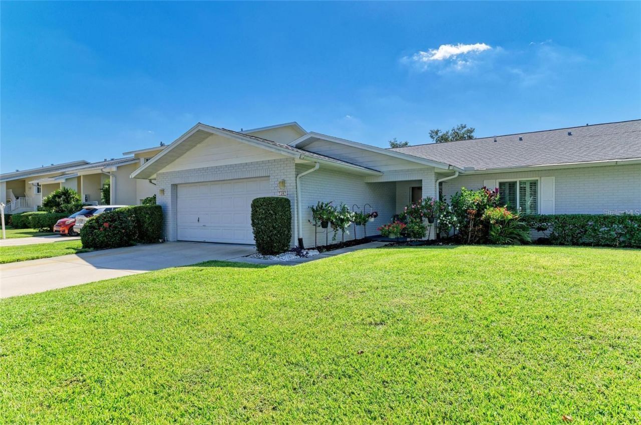 7287 Eleanor Circle, Unit 15, Sarasota, FL 34243 Photo