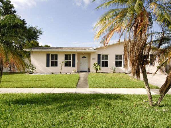 205 SE 4th Terrace, Unit 1-2, Dania Beach, FL 33004