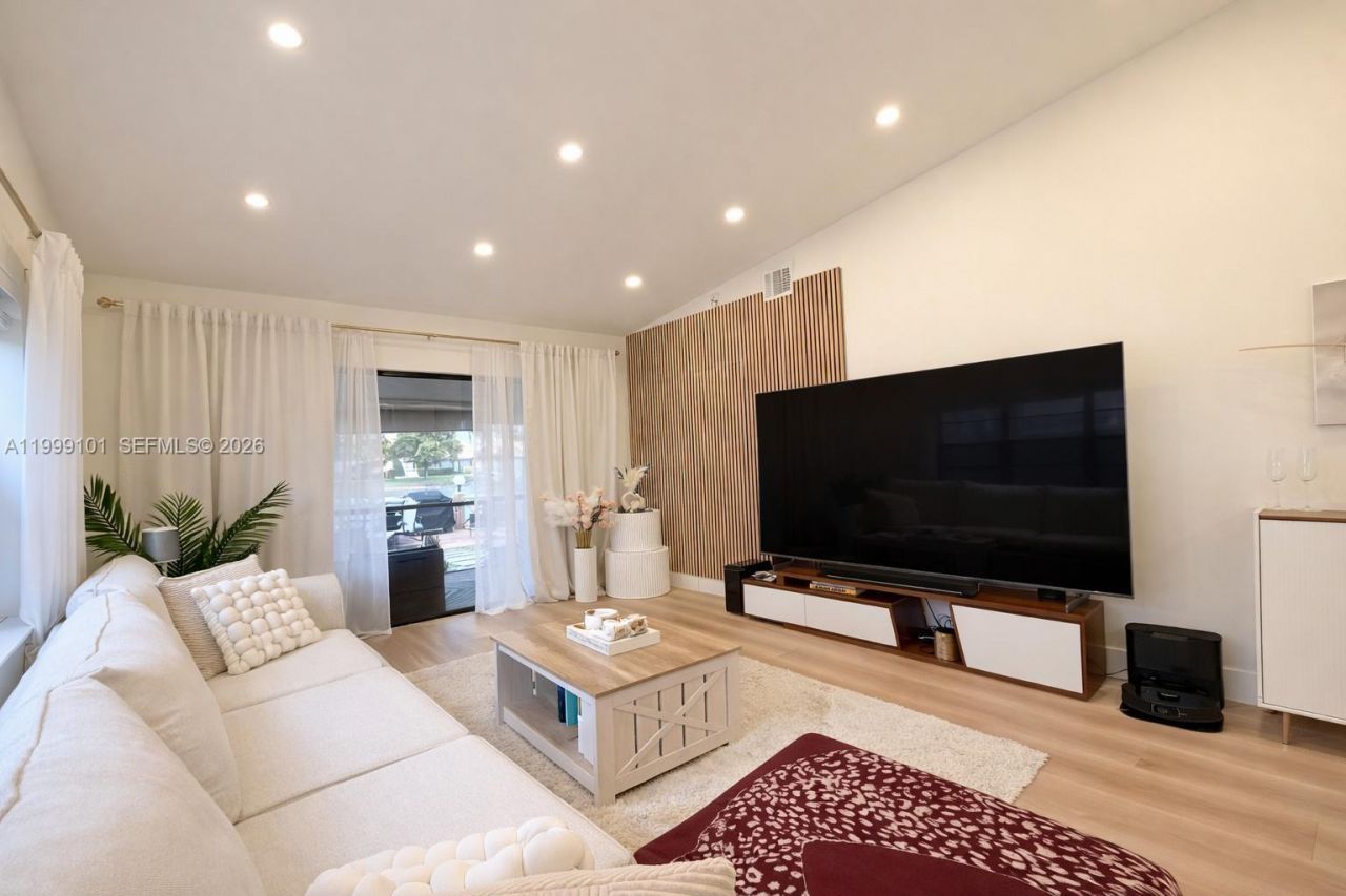 769 Banks Rd, Unit 119, Margate, FL 33063 Photo