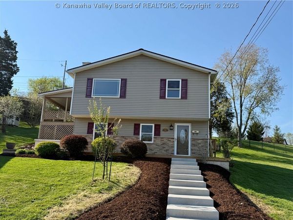 236 3rd Avenue, Ripley, WV 25271
