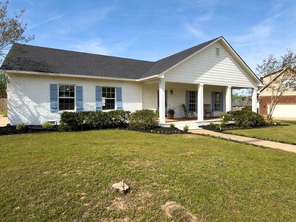 112 Taylor Circle, Taylor, MS 38673