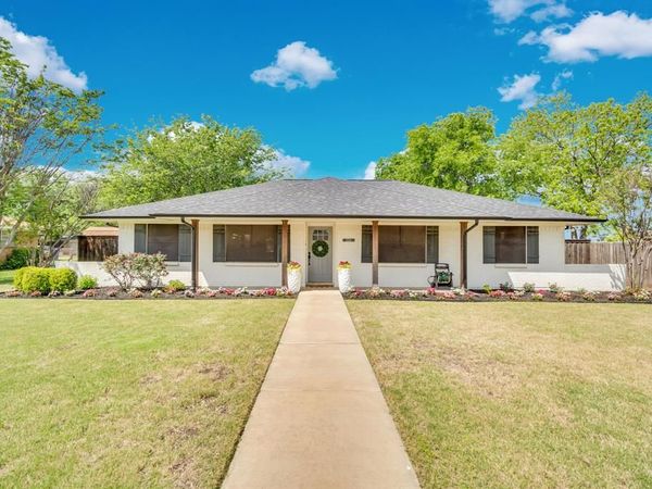 106 Hillcrest Drive, Midlothian, TX 76065