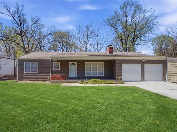 8018 Nall Avenue, Prairie Village, KS 66208