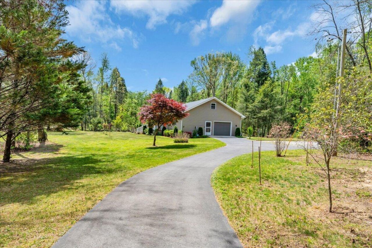 733 Gizzard Creek Road, Sequatchie, TN 37374 Main Photo