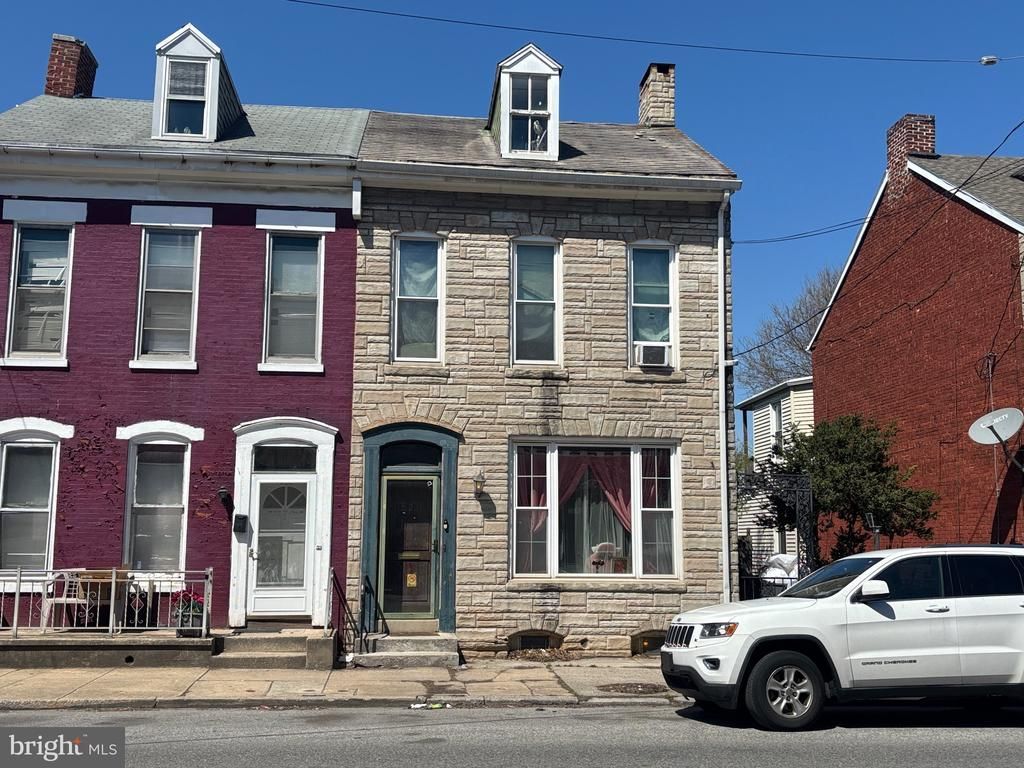 521 W Philadelphia Street, York, PA 17401 Main Photo