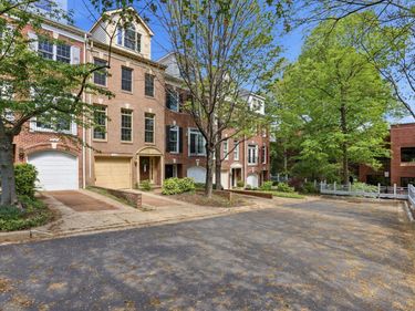 2139 N PIERCE COURT, ARLINGTON, VA 22209
