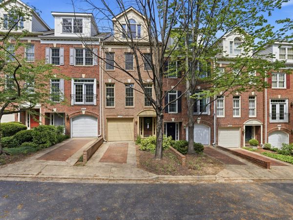 2139 N PIERCE COURT, ARLINGTON, VA 22209
