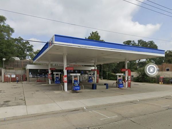 400 Northwest Highway , Fox River Grove, IL 60021