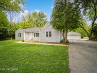 685 Anthony Trail, Northbrook, IL 60062 primary photo