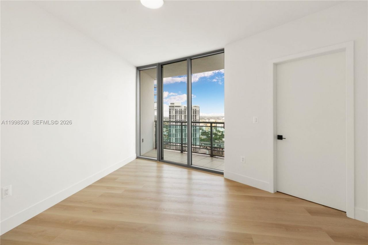 350 S Miami Ave, Unit 3413, Miami, FL 33130 Photo