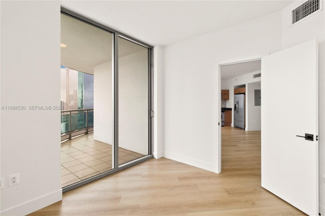 350 S Miami Ave, Unit 3413, Miami, FL 33130 Photo