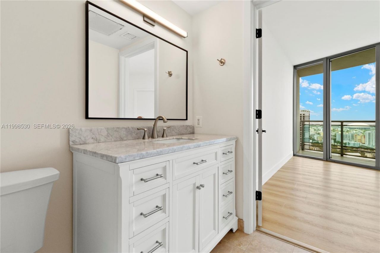 350 S Miami Ave, Unit 3413, Miami, FL 33130 Photo