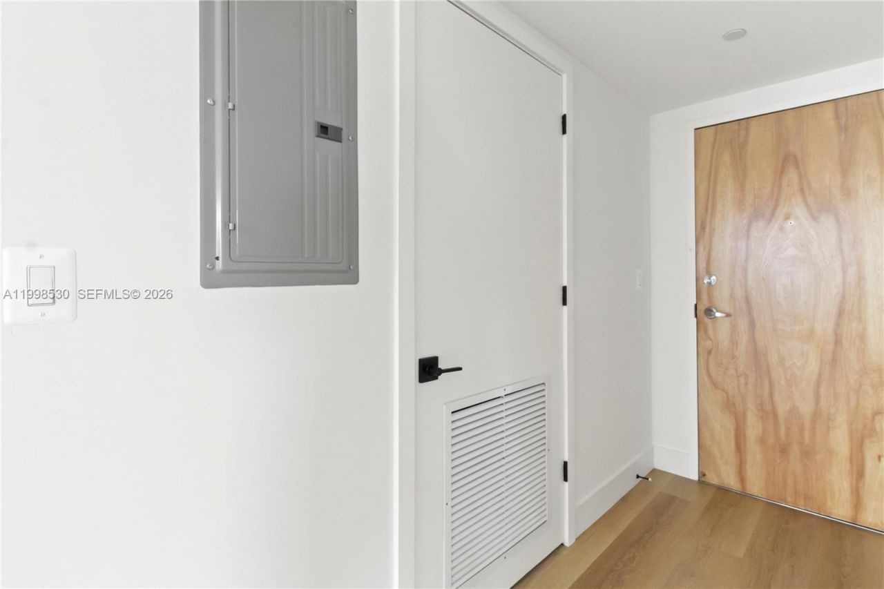 350 S Miami Ave, Unit 3413, Miami, FL 33130 Photo