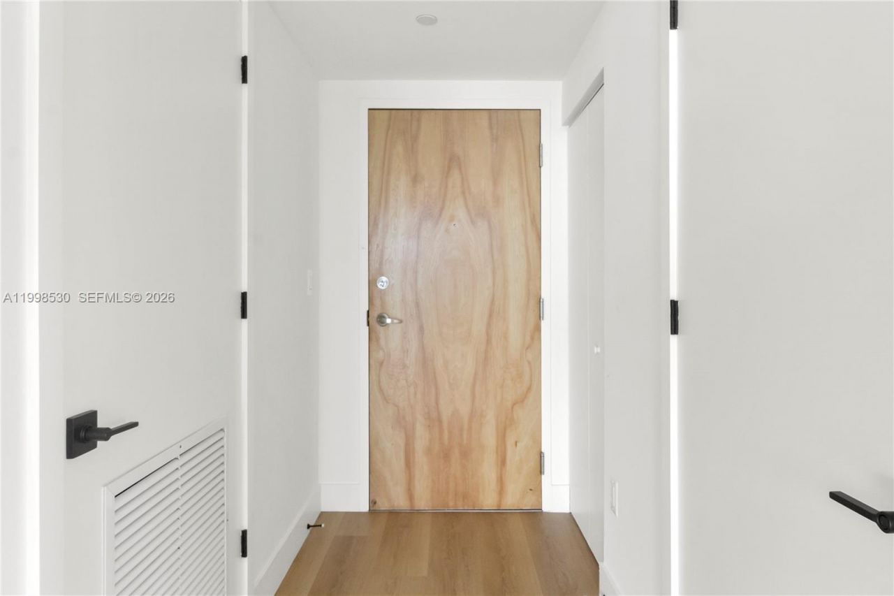 350 S Miami Ave, Unit 3413, Miami, FL 33130 Photo