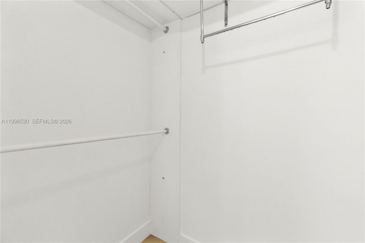 350 S Miami Ave, Unit 3413, Miami, FL 33130 Photo