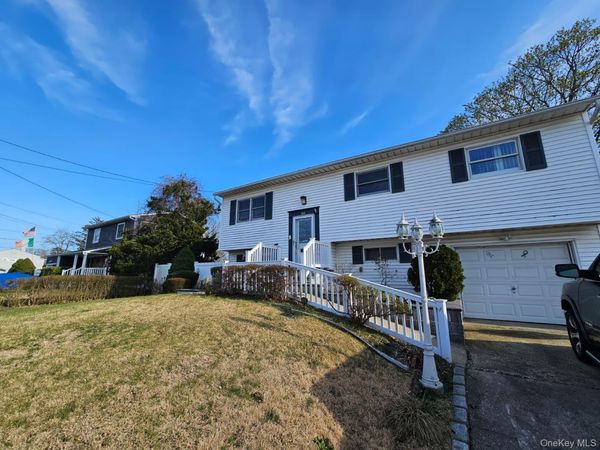 106 Fountain Avenue , Selden, NY 11784