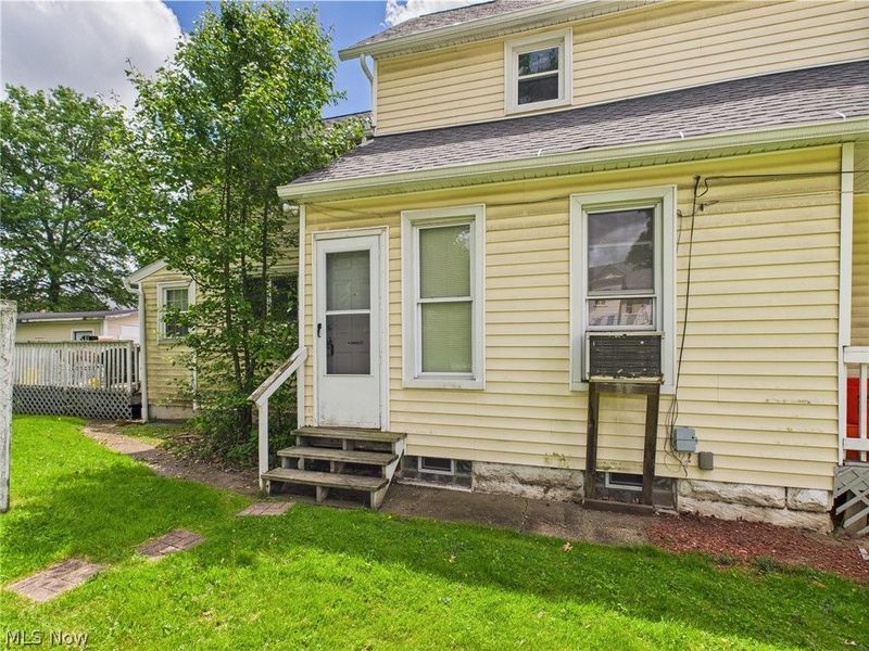 665 Kling Street, Akron, OH 44311 Photo 3