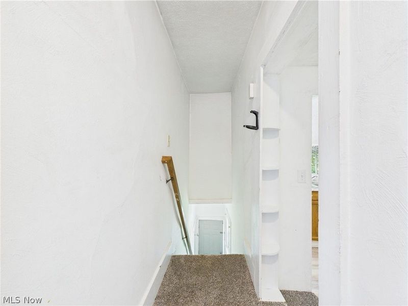 665 Kling Street, Akron, OH 44311 Photo 5