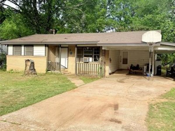 330 24th Street NW, Paris, TX 75460