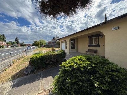 1461 E D St, Oakdale, CA 95361 Photo