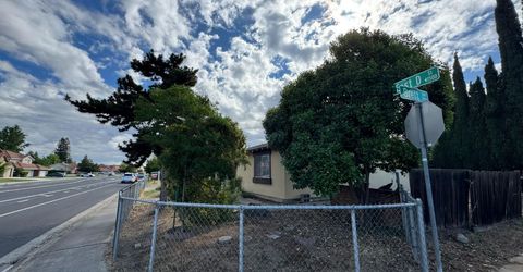 1461 E D St, Oakdale, CA 95361 Photo