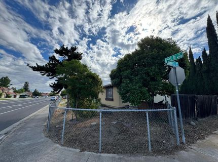 1461 E D St, Oakdale, CA 95361 Photo