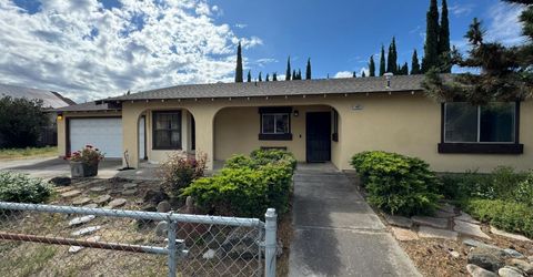 1461 E D St, Oakdale, CA 95361 Photo